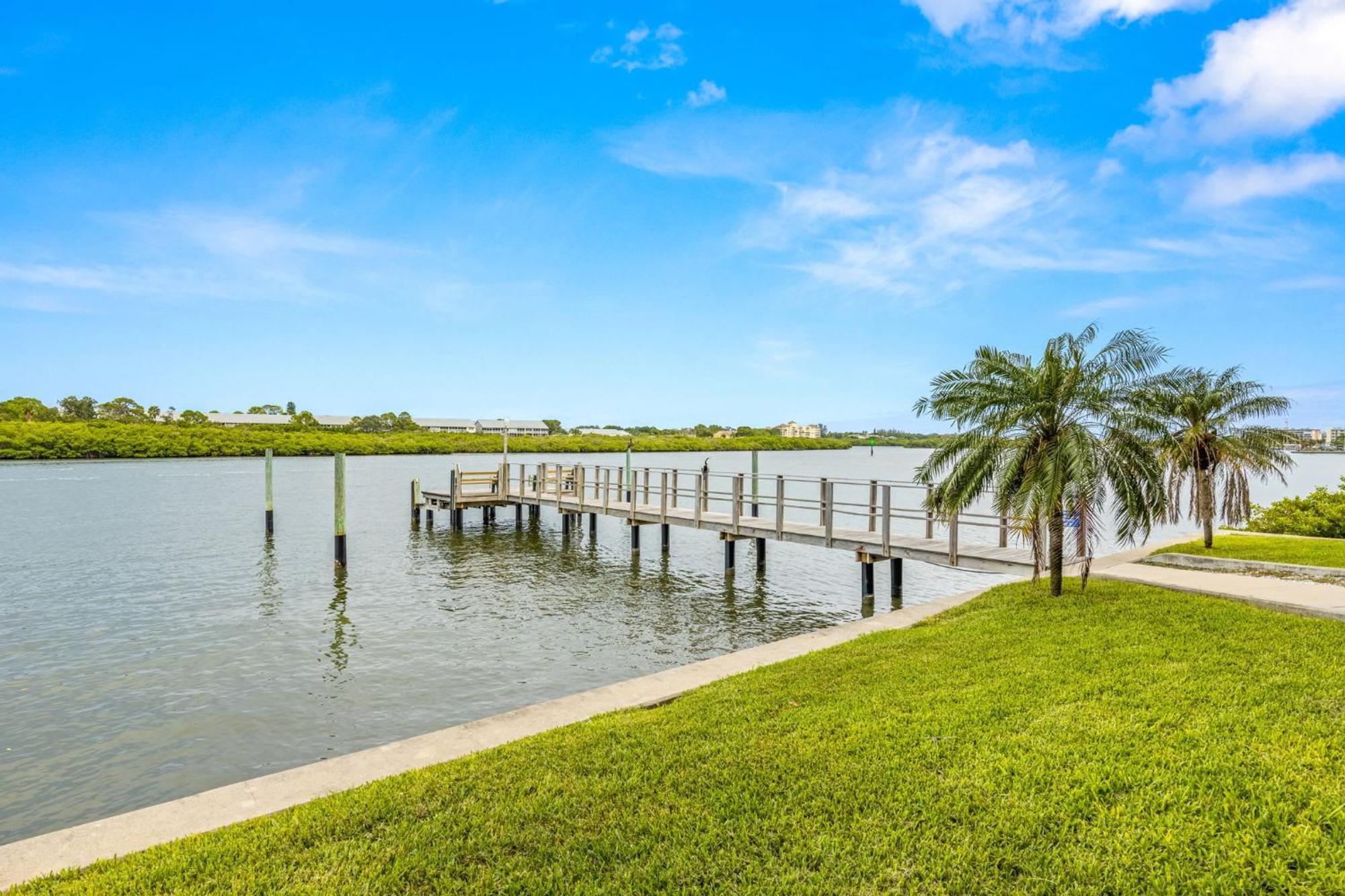 Gulf Views Pool Walk To Beach Family Friendly Клиъруотър Бийч Екстериор снимка